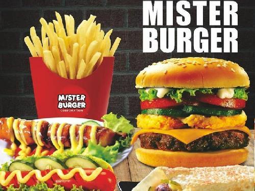 Mister Burger, Pramuka
