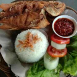 Nasi Ikan Nila Goreng Porsi Besar