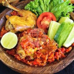 Ayam Penyet   Nasi Uduk   Tahu Tempe