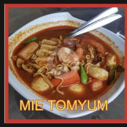 Mie Tomyum