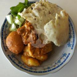 Nasi Pecel   Telur   Tahu Bali   Tempe Goreng   Dadar Jagung