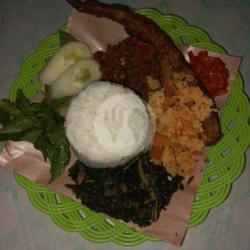 Nasi Lele Kremes Sambel Belut