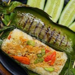 Nasi Bakar Isi Ayam Suwir