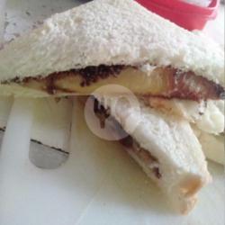 Roti Sandwich Isi Pisang Keju Coklat