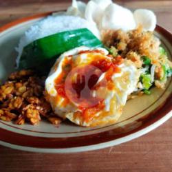 Nasi  Urap Telur Mata Sapi Sambal