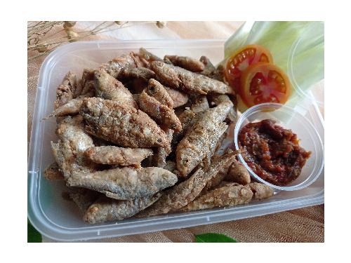 Warung Mak Nah Spesial Rujak Cingur,Tahu Lontong, Nasi Wader Dan Ayam Bakar