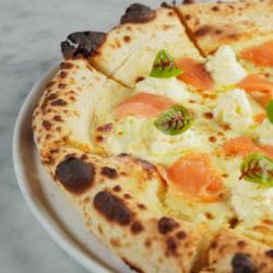 Salmon Pizza (halal)