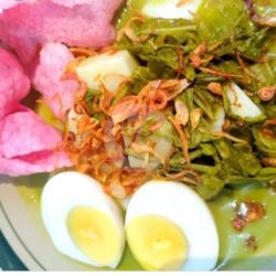 Lontong Gulai Pakis