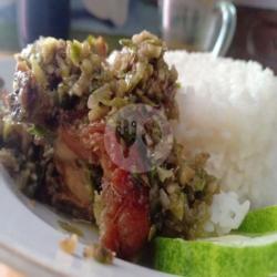 Ayam Oseng Sambel Ijo Plus Nasi