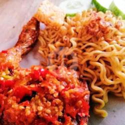 Indomie Ayam Penyet