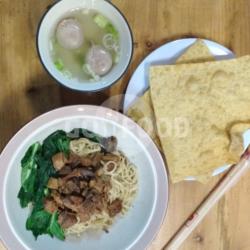 Mie / Yamin / Kwetiaw Ayam   Pangsit ( Rebus / Goreng )