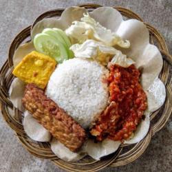 Ayam Cobek Kumplit  Es Teh Manis