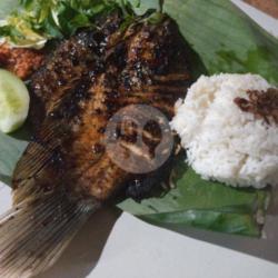 Ikan Gurame Bakar Madu Nasi