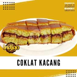 Tr. Bulan Coklat Kacang