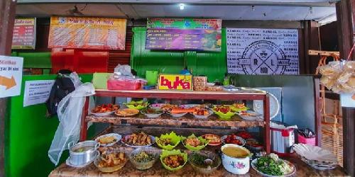Warung Prasmanan Bu Siti (Food Tarrace), Sukorambi