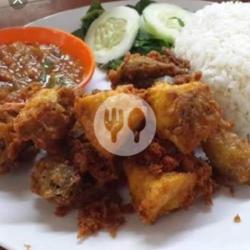 Lalapan Ayam Mutilasi