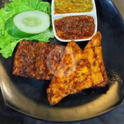 Nasi Tahu Bakar  Sambel Trasi   Lalapan