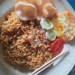 Mie Pedas Toping Telur