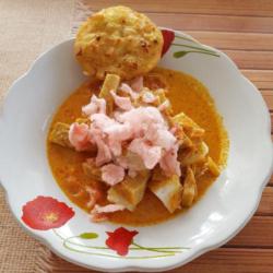 Lontong Gulai Nangka Plus Bakwan