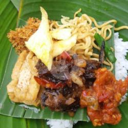 Nasi Jinggo Pindang Sambal Embe