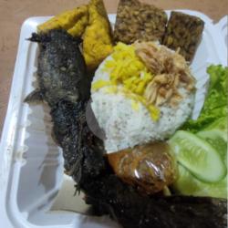 Paket Nasi Uduk Pecel Lele Free Es Tee Botol