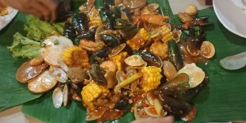 Laut Seafood, Ngaliyan