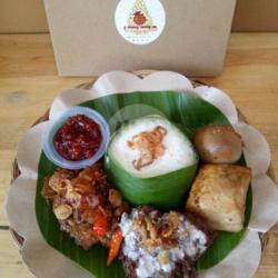 Nasi Gudeg Krecek   Telur Pindang   Tahu/tempe Bacem