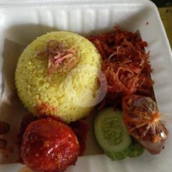 Nasi Kuning Balado Telur