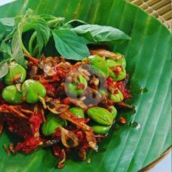 Sambal Goreng Teri Pete