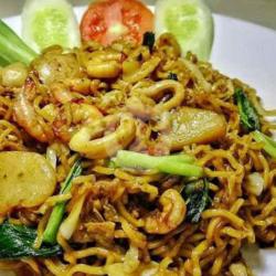 Mie Goreng Cumi