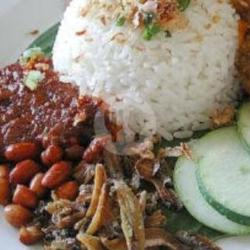 Nasi Gemuk   Telur Bulat