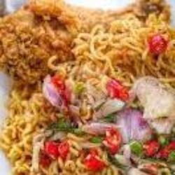 Mie Goreng Ayam Goreng   Krupuk