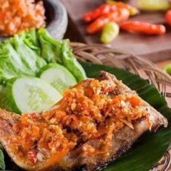 Ayam Penyet, Lontong Sayur & Nasi Goreng Bunda Raka, Helvetia Raya - GoFood