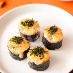 Salmon Mentai Roll