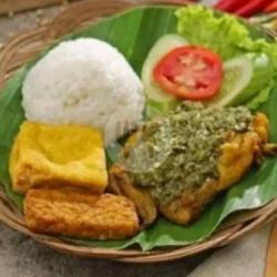 Ayam Penyet Ijo Komplit