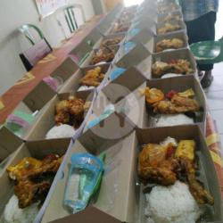 Paket Nasi Dos, Ayam