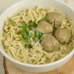 Mie Rebus Plus Bakso Kecil