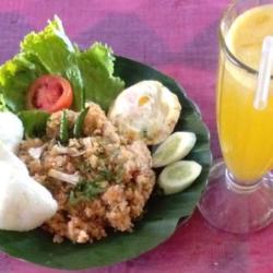 Nasi Goreng Ayam Siwir   Telur   Jus Jeruk