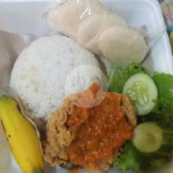 Nasi Ayam Geprek   Sambal Caplak   Kerupuk