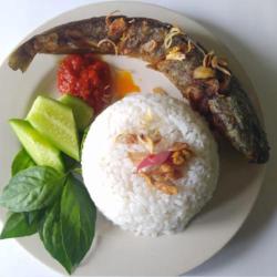 Nasi Uduk Lele Goreng