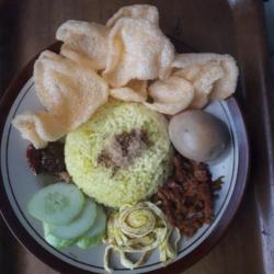 Nasi Kuning Pindang Telor