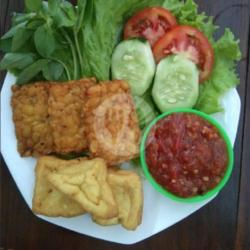 Paket Lalapan Tahu Tempe Sambal Mateng