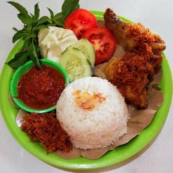 Nasi Ayam Paha Serundeng