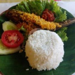 Nasi Lele Kremes