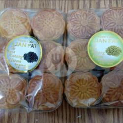 Moon Cake Lian Fat (isi Kacang Hijau Atau Kacang Hitam)