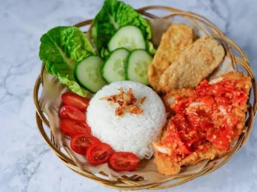 Ayam Geprek Mbak Menuk, Sompok Baru