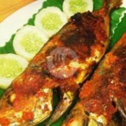 Ikan Selar Bakar Bumbu Ibu Adel