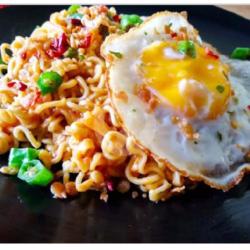 Mie Goreng Merah  Telur