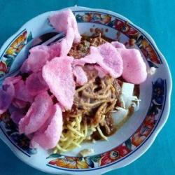 Ketupat Mie Kuah Kacang