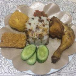 Nasi Tutug Oncom Ayam Paha